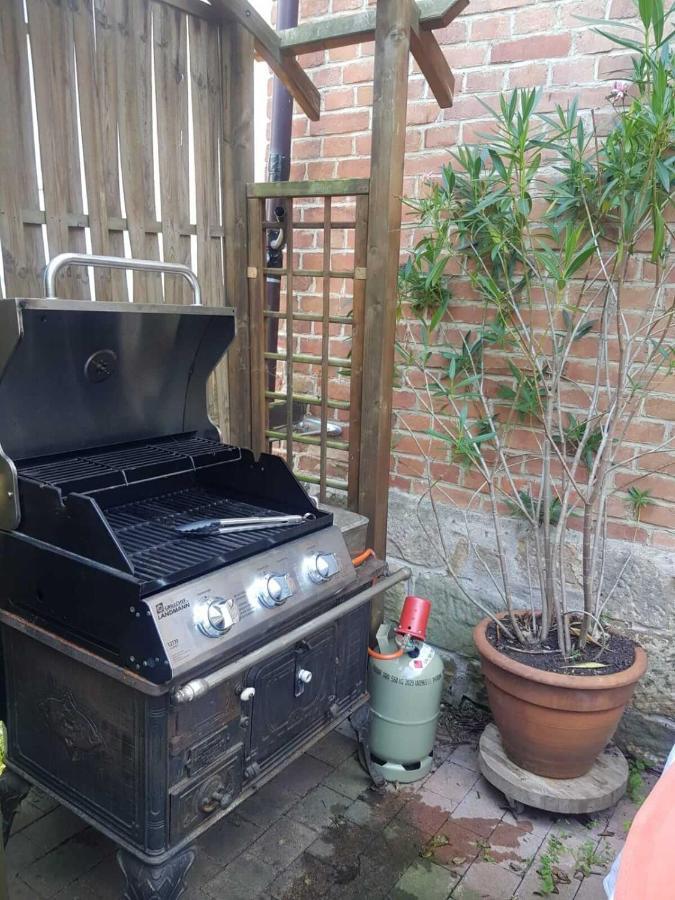Aeltestes Haus In Quentel - Ferienwohnung 1 Mit Kleinem Garten Hessisch Lichtenau Luaran gambar